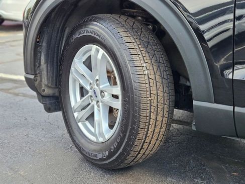 Used 2022 Ford Explorer XLT w/ Equipment Group 202A image 35