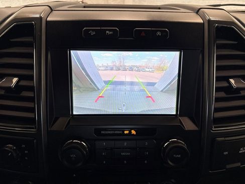 Used 2018 Ford F150 XLT w/ Equipment Group 302A Luxury AWD/4WD image 38