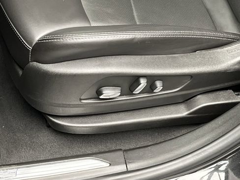 Certified 2025 Cadillac XT5 Premium Luxury image 12