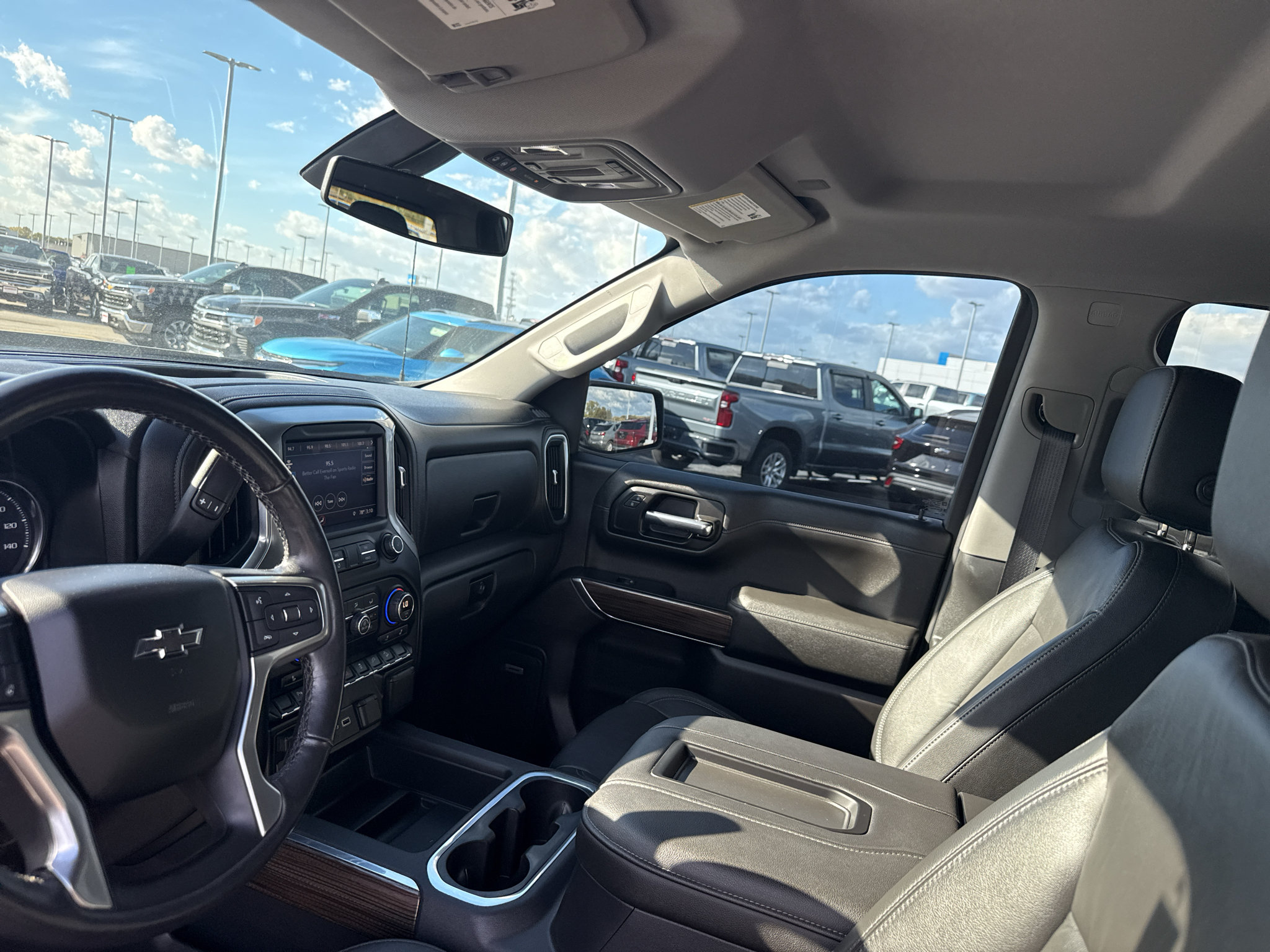 Certified 2019 Chevrolet Silverado 1500 LT Trail Boss AWD/4WD image 10