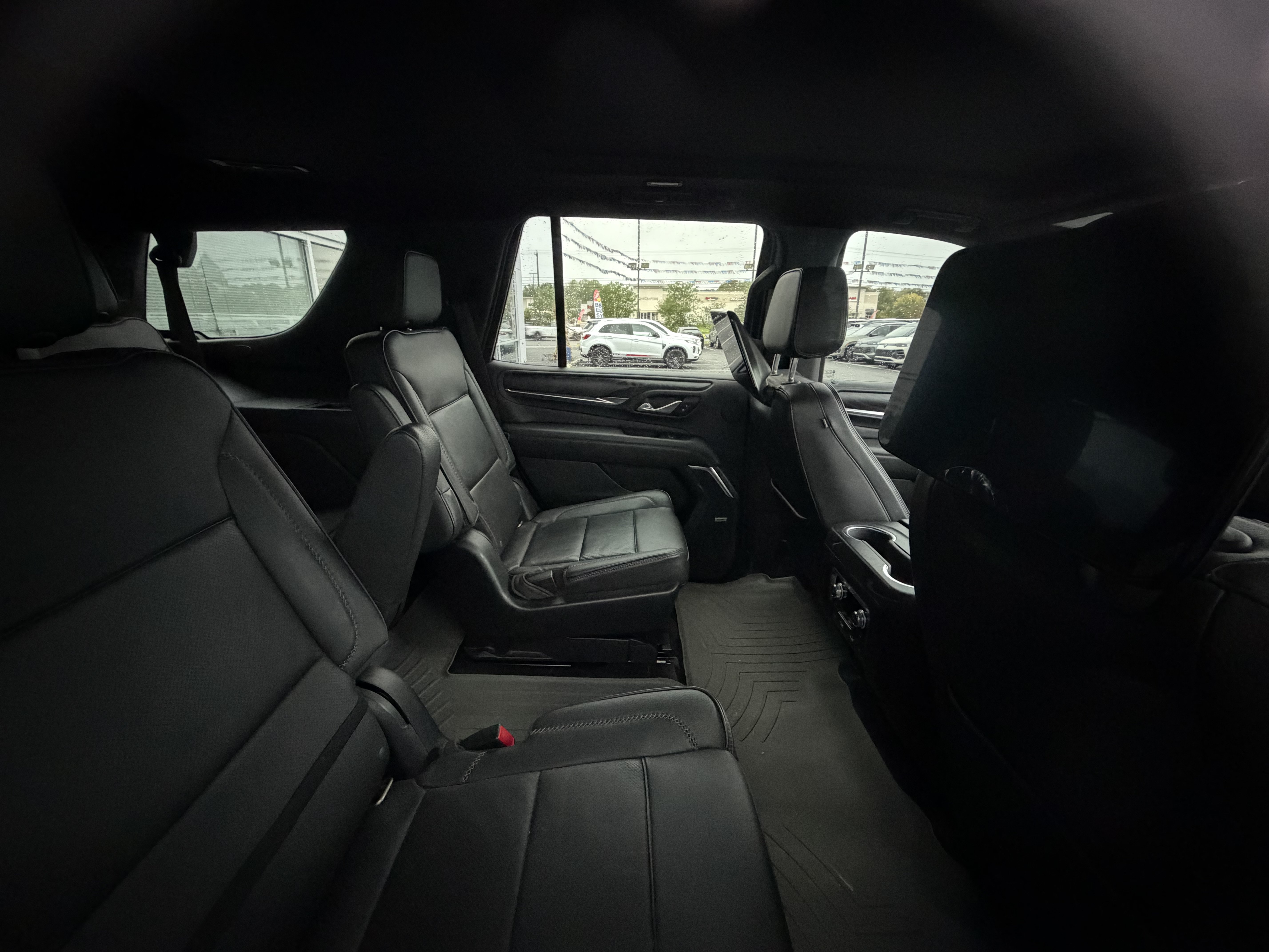 Used 2021 GMC Yukon Denali w/ Denali Premium Package AWD/4WD image 18