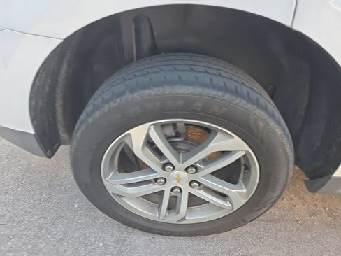Used 2016 Chevrolet Equinox LTZ w/ Enhanced Convenience Package FWD image 3