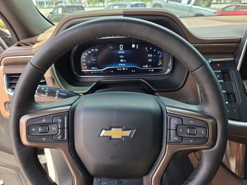 Used 2022 Chevrolet Suburban High Country AWD/4WD image 32