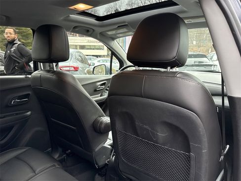Used 2018 Chevrolet Trax Premier image 43