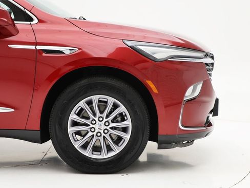 Used 2024 Buick Enclave Premium image 3