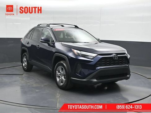 Used 2025 Toyota RAV4 XLE w/ Convenience Package AWD/4WD image 4