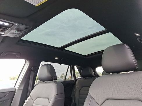 New 2026 Volkswagen Atlas Cross Sport SEL R-Line image 9