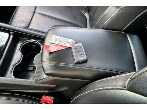 Used 2024 Jeep Grand Cherokee L Limited w/ Luxury Tech Group II image 11