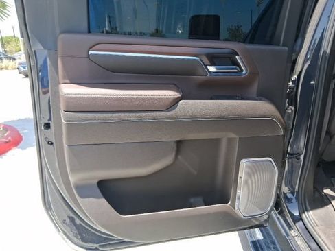 Used 2024 GMC Sierra 2500 Denali w/ Denali Reserve Package AWD/4WD image 15