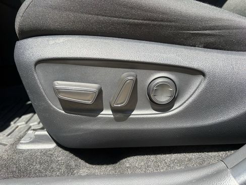Used 2024 Toyota RAV4 XLE AWD/4WD image 22