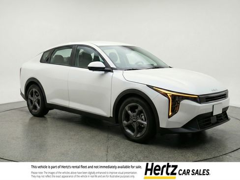 Used 2025 Kia K4 FWD image 1