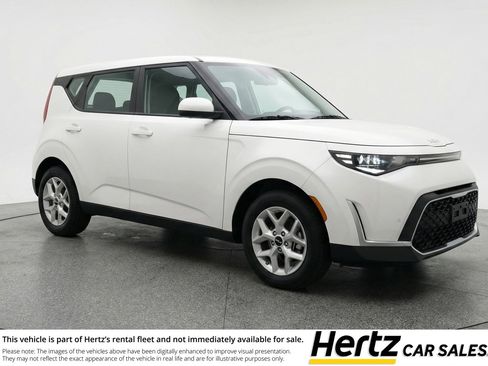 Used 2025 Kia Soul LX w/ LX Technology Package FWD image 1