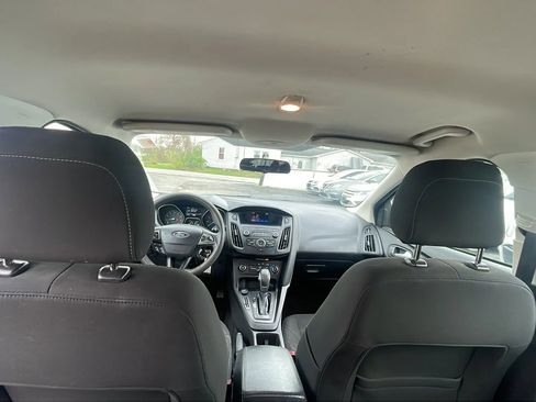 Used 2018 Ford Focus SE FWD image 17