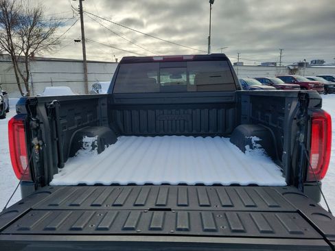 Used 2022 GMC Sierra 1500 AT4 w/ AT4 Preferred Package AWD/4WD image 9