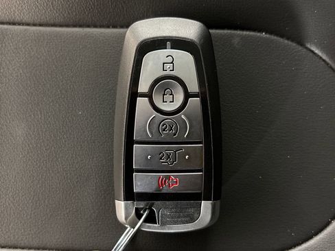 Certified 2025 Ford Expedition Active image 40