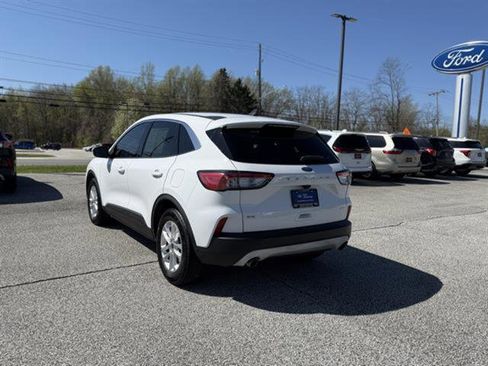 Used 2020 Ford Escape SE FWD image 3