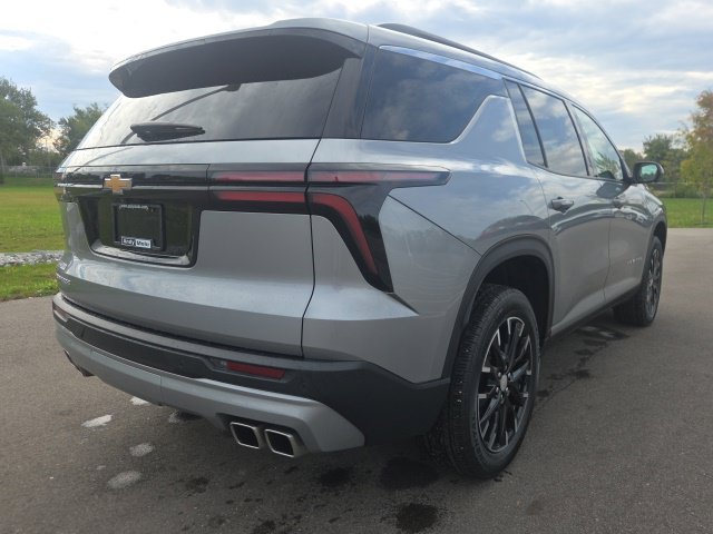 Used 2025 Chevrolet Traverse LT w/ Sun and Wheel Package FWD image 7