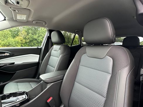 New 2026 Chevrolet Trax LT w/ Driver Confidence Package FWD image 12