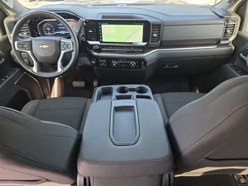 Used 2025 Chevrolet Silverado 2500 LT w/ Convenience Package image 12