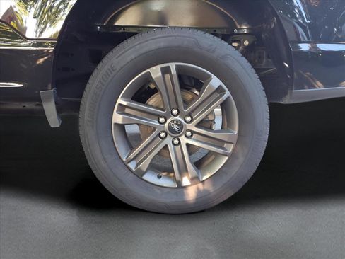 Used 2022 Ford F150 XLT w/ Equipment Group 302A High image 9