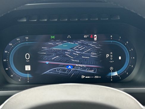 New 2025 Volvo XC90 B6 Core image 24