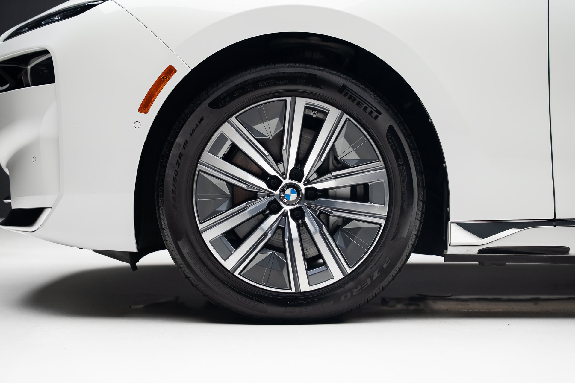 Used 2024 BMW i7 eDrive50 w/ Executive Package RWD image 20