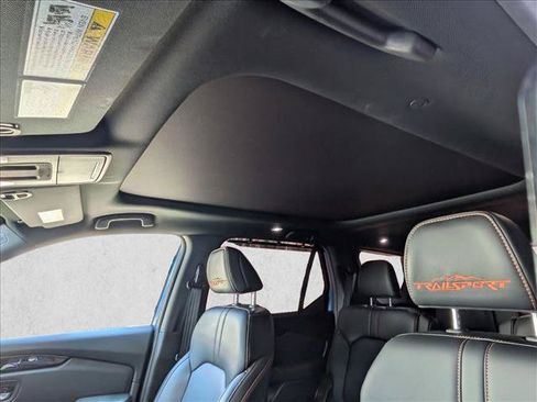 Used 2025 Honda Pilot TrailSport image 17