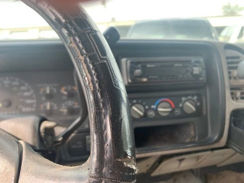 Used 1997 GMC Sierra 1500 SL w/ Image Max Pkg image 7