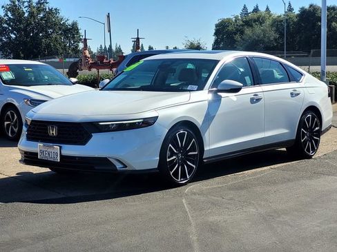 Used 2024 Honda Accord Touring image 8
