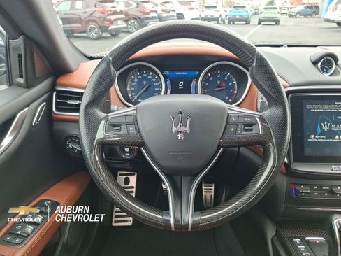 Used 2017 Maserati Ghibli S Q4 AWD/4WD image 10
