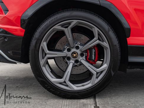 Used 2019 Lamborghini Urus AWD/4WD image 38