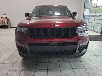 New 2025 Jeep Grand Cherokee L Limited w/ Black Appearance Package AWD/4WD video 3