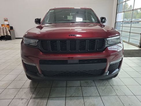New 2025 Jeep Grand Cherokee L Limited w/ Black Appearance Package AWD/4WD image 3