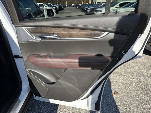 Used 2020 Cadillac XT6 Premium Luxury image 23