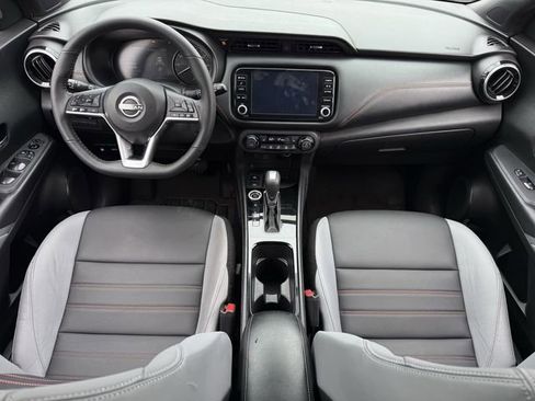 Used 2023 Nissan Kicks SR w/ SR Premium Package image 11