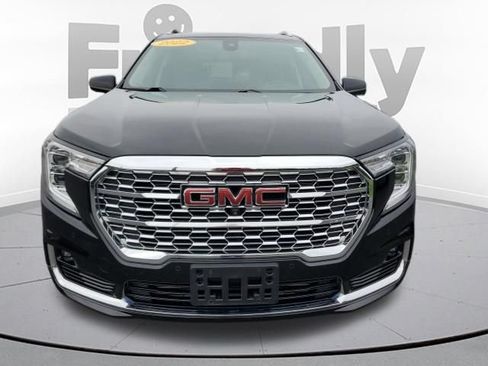 Used 2022 GMC Terrain Denali w/ Denali Premium Package AWD/4WD image 8