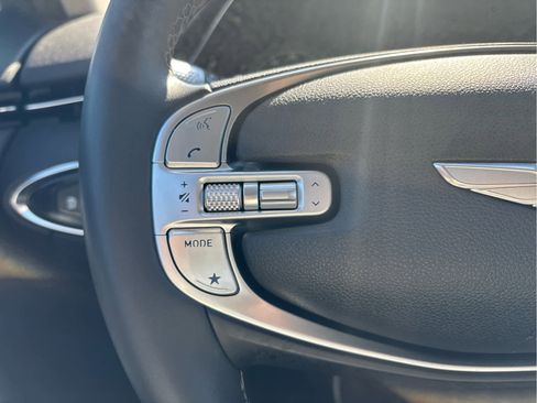 Used 2025 Genesis GV70 2.5T AWD/4WD image 15