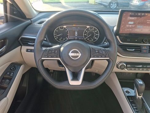 Used 2025 Nissan Altima 2.5 SV w/ SV Special Edition Package FWD image 19