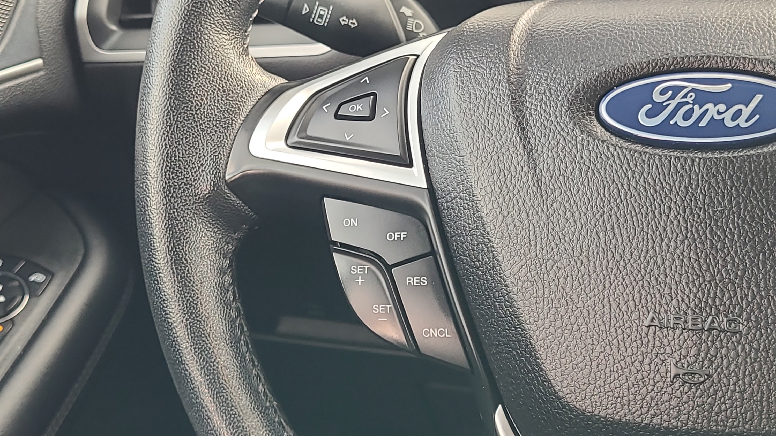 Used 2023 Ford Edge SEL AWD/4WD image 14