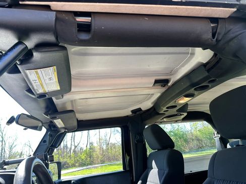 Used 2012 Jeep Wrangler Sport AWD/4WD image 12