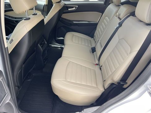 Used 2023 Ford Edge SEL w/ Convenience Package image 11