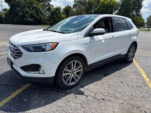 Used 2023 Ford Edge Titanium AWD/4WD image 16