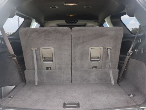 Used 2018 Dodge Durango R/T w/ Technology Group AWD/4WD image 13