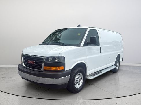 Used 2025 GMC Savana 2500 w/ Driver Convenience Package RWD image 5