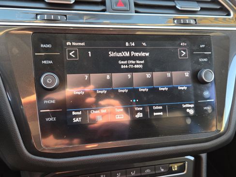 Used 2019 Volkswagen Tiguan S image 23