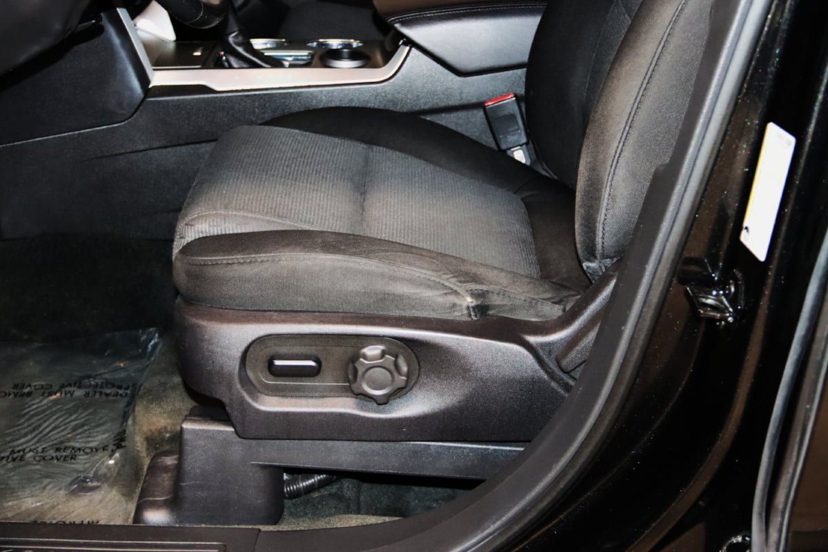 Used 2014 Ford Explorer XLT FWD image 28