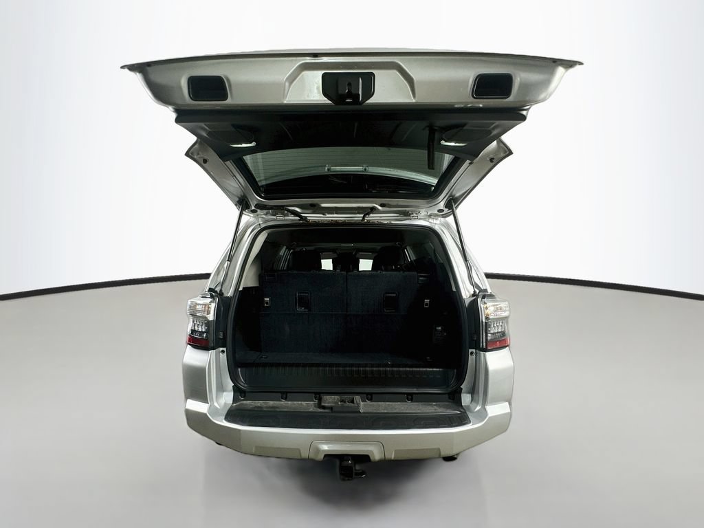 Used 2022 Toyota 4Runner SR5 Premium w/ Moonroof Package RWD image 37