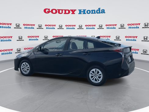 Used 2016 Toyota Prius Two w/ Preferred Accessory Package FWD image 6