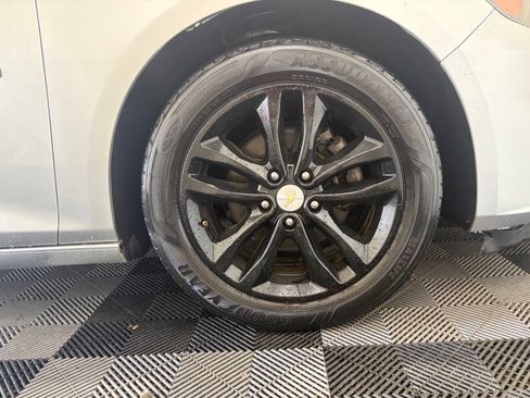 Used 2016 Chevrolet Malibu LT FWD image 25