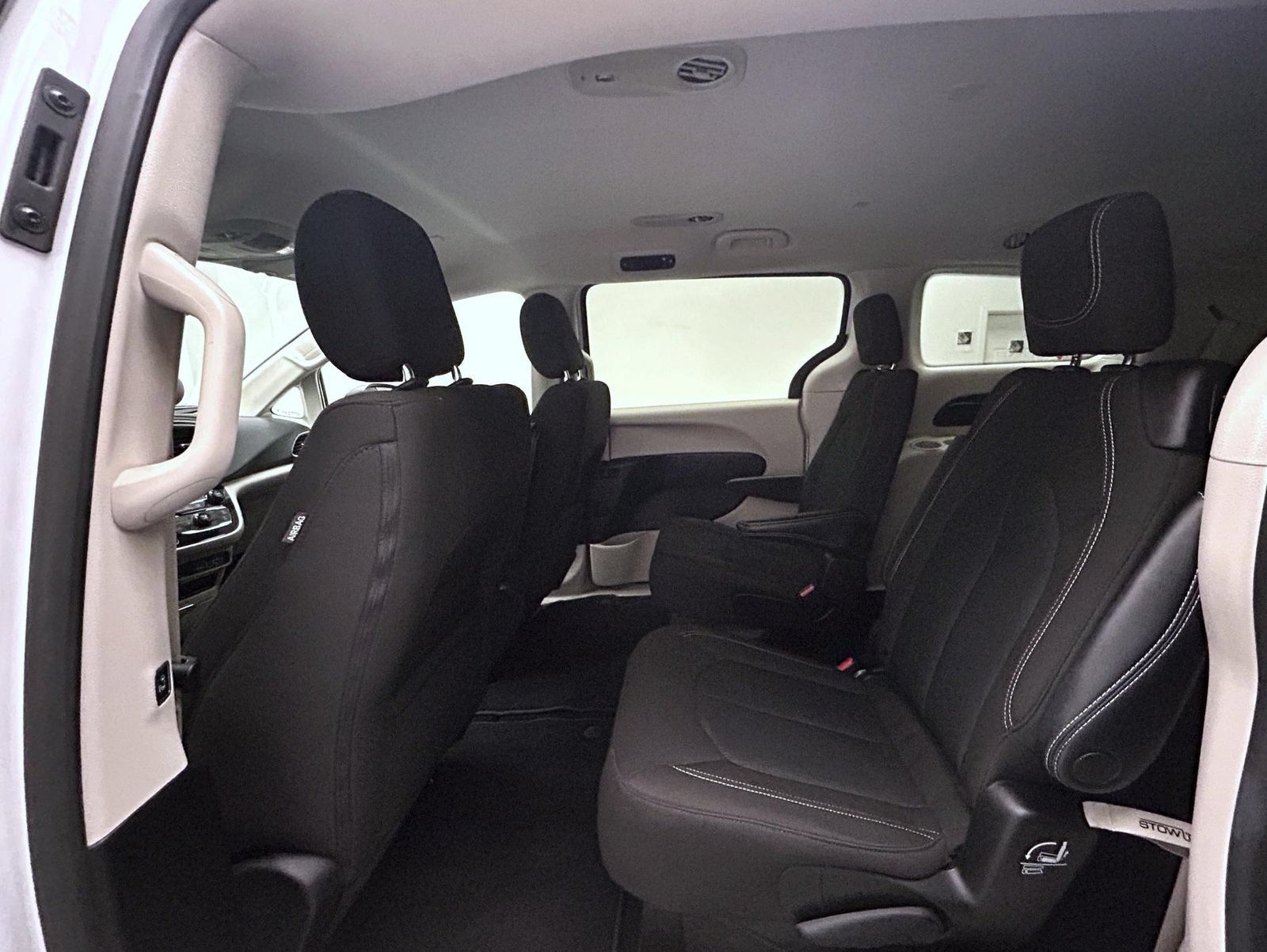 Used 2023 Chrysler Voyager LX FWD image 19